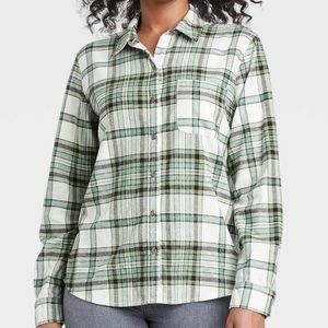 NEW Universal Thread Shirt